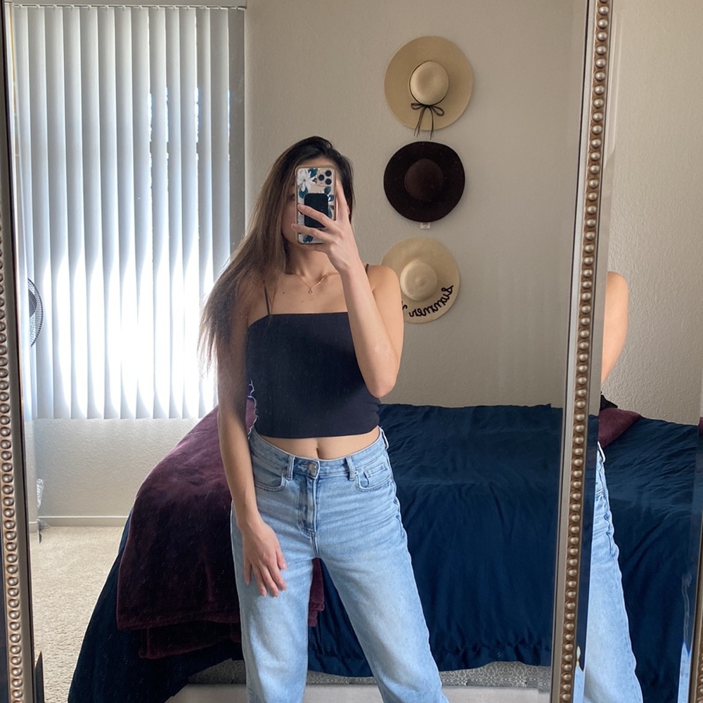 Black ribbed square neck cropped top